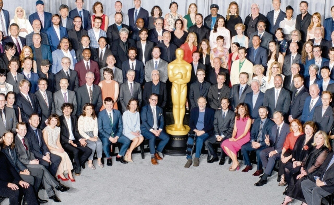 Alfonso Cuarón, Eugenio Caballero, Marina de Tavira y Yalitza Aparicio formaron parte de la foto oficial del tradicional almuerzo que organiza la Academia previo a la ceremonia. (FOTOS: TODD WAWRYCHUK / ©A.M.P.A.S. Y AFP)