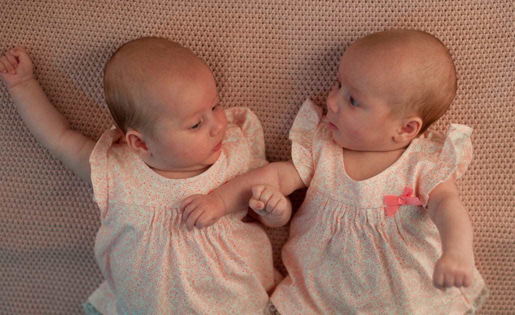 Cesárea, factor de riesgo para el desarrollo psicológico en gemelos