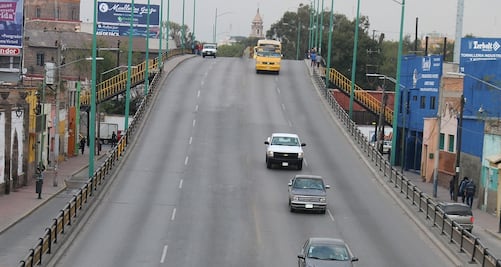 Continúan revisiones del puente de Av. Universidad