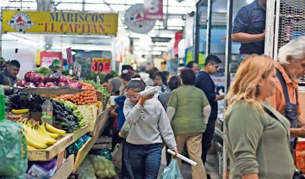 Golpe a familias; se encarece canasta básica en enero