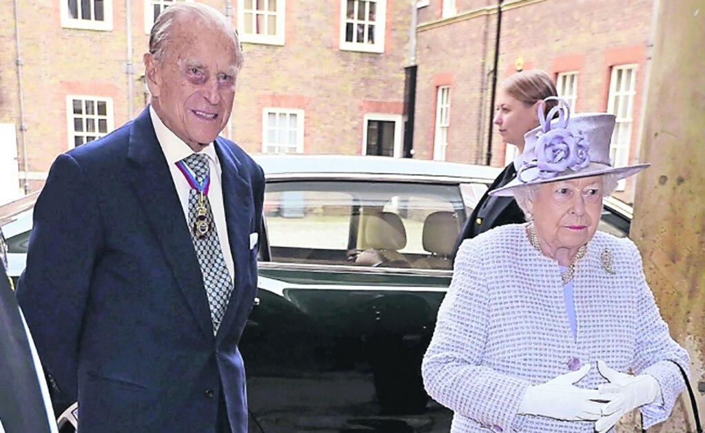 Hospitalizan al príncipe Felipe, esposo de la reina Isabel II