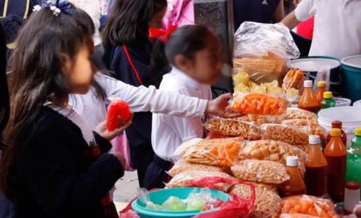 Prohibirán la venta de alimentos y bebidas con alto contenido calórico en escuelas de todos los niveles. Foto: archivo/EL UNIVERSAL