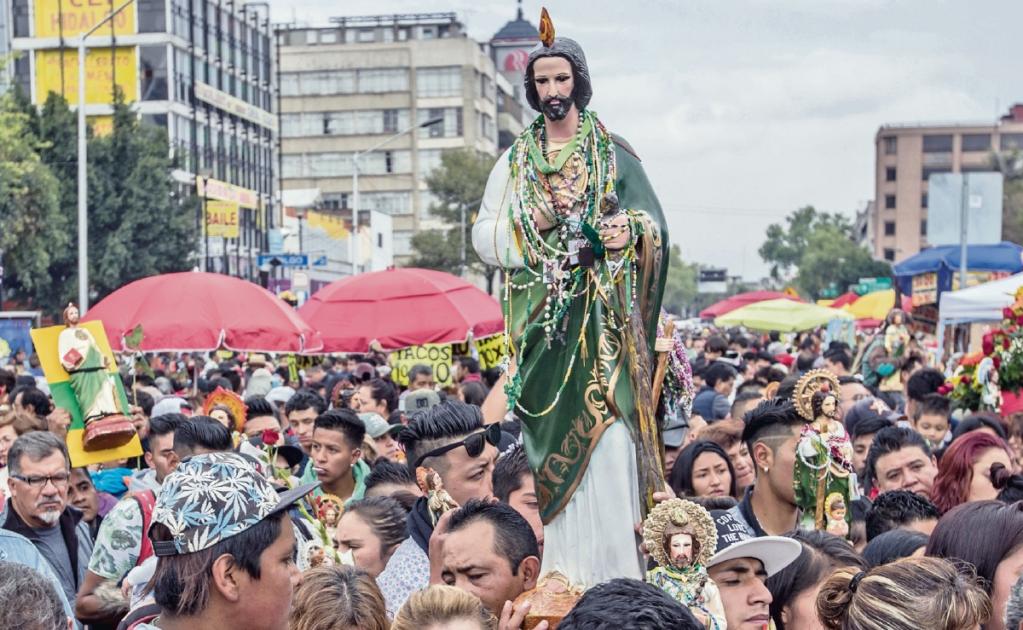 Celebran a San Judas con mona en mano