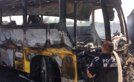 Incendio en chatarrera provoca movilización 