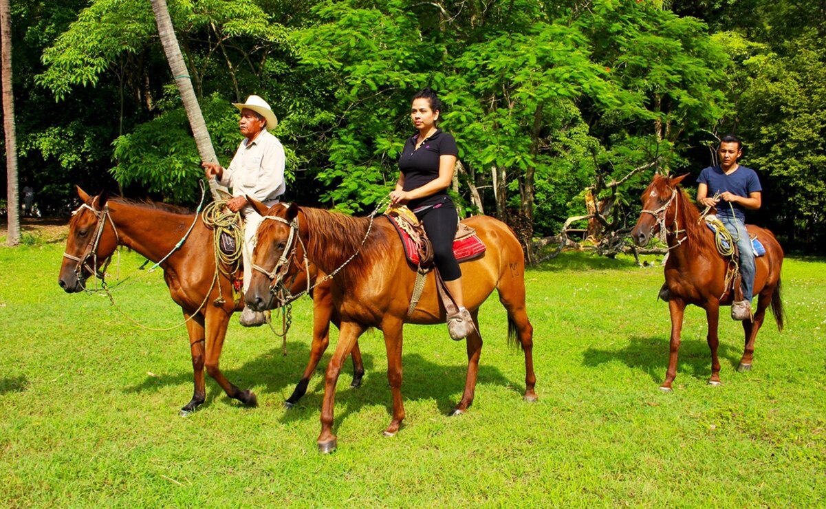 Paseos a caballo en Taninul. Foto: Hotel Taninul SLP, FB