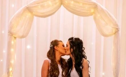 Celebra Irlanda del Norte su primer matrimonio homosexual