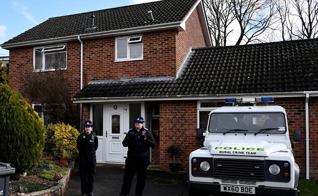 Ex espía ruso habría sido envenenado en su casa, señala policía británica