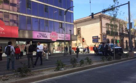 Jubilados se manifiestan contra ISSSTE