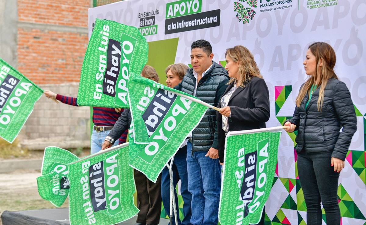 Junto a la alcaldesa de Soledad, el mandatario estatal lamentó que durante 30 años esta zona haya permanecido relegada. Foto: Especial