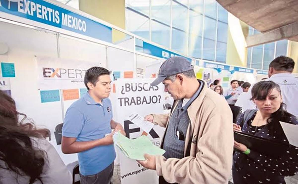 Mujeres lideran el mercado laboral en educación y hombres en construcción en SLP: INEGI 