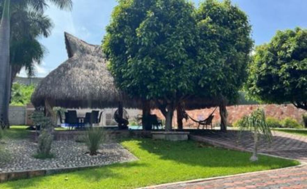 Mansiones con lagos artificiales, autos de lujo y animales exóticos, lo asegurado a la Familia Michoacana en Edomex