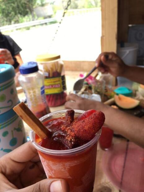 “Estoy ahorrando para mi futuro"; joven potosina usa dinero de beca Benito Juárez e inicia negocio de raspados