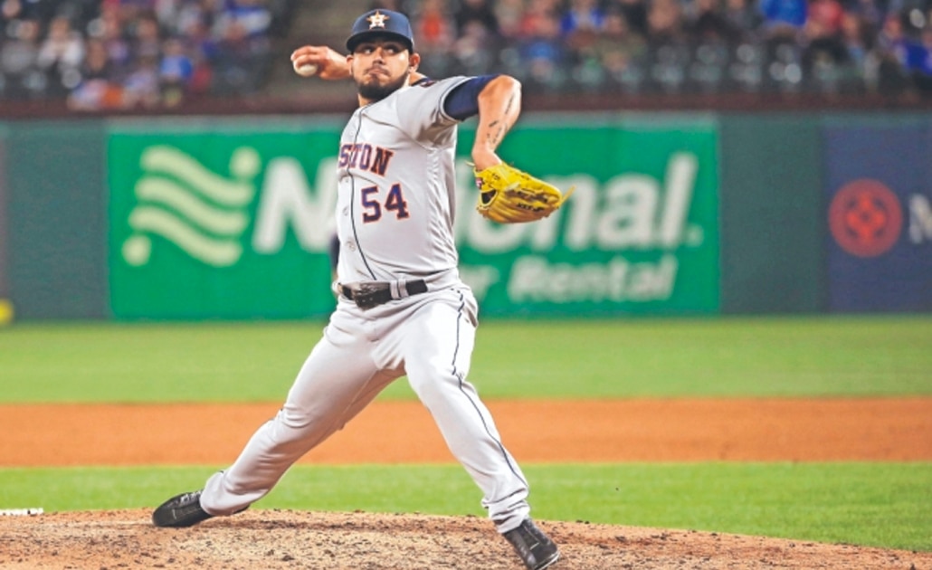 El mexicano Roberto Osuna, cerrador de los Astros de Houston, desde la lomita. | Fotos: AFP
