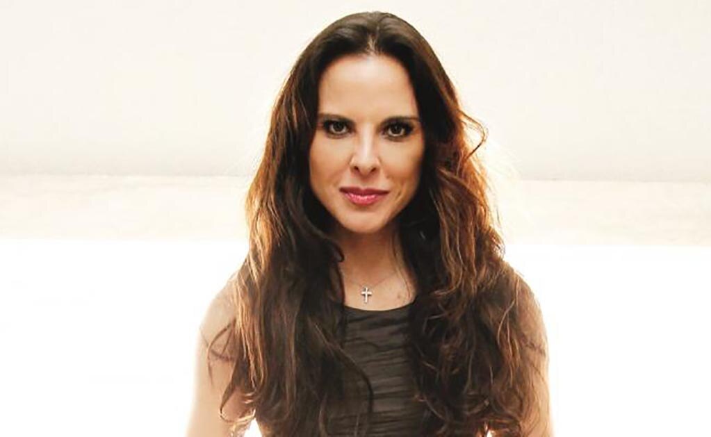 PGR debe otorgar copia de "no acción penal" a Kate del Castillo