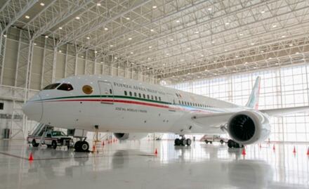 Diputados del PT comprarán series completas de la rifa del avión presidencial