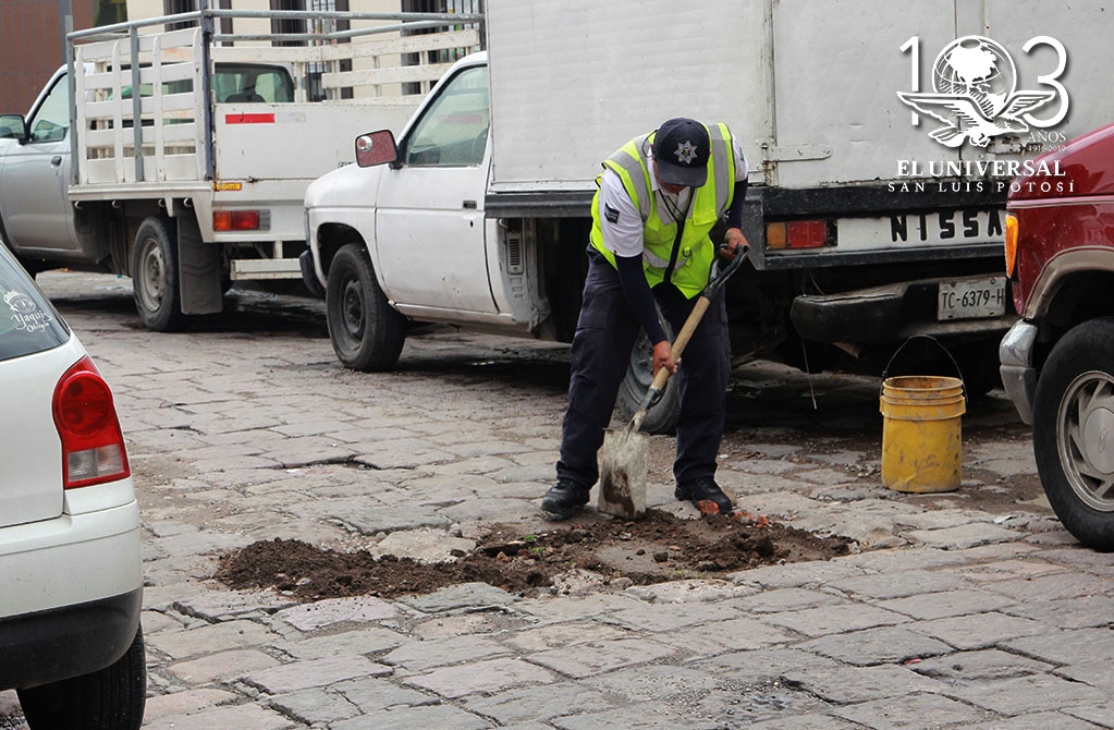 Bacheo y pavimentación, principales exigencias ciudadanas