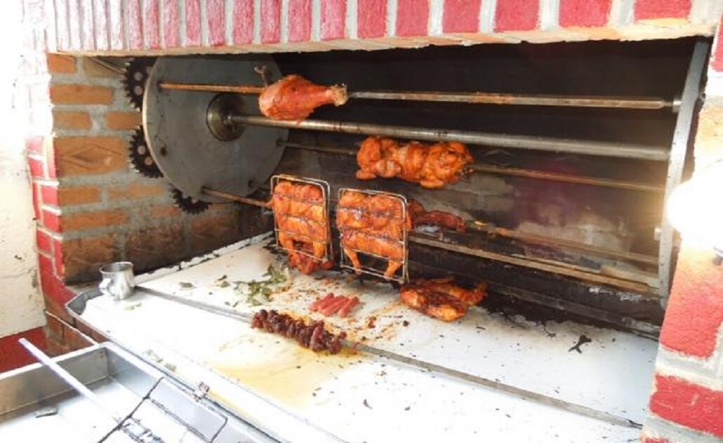 (VIDEO) Diputada pide "coperacha" para pollos rostizados; solicita depósito a su cuenta