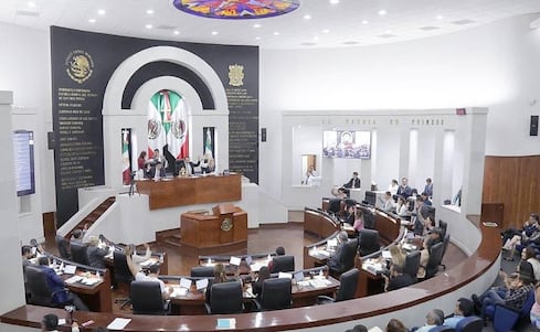 Congreso de SLP aprueba minuta del Senado de la República para excluir a personas con doble nacionalidad de cargos ejecutivos