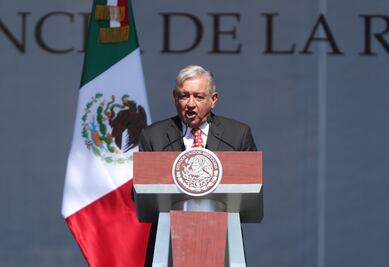 AMLO pierde popularidad en tres meses por la economía