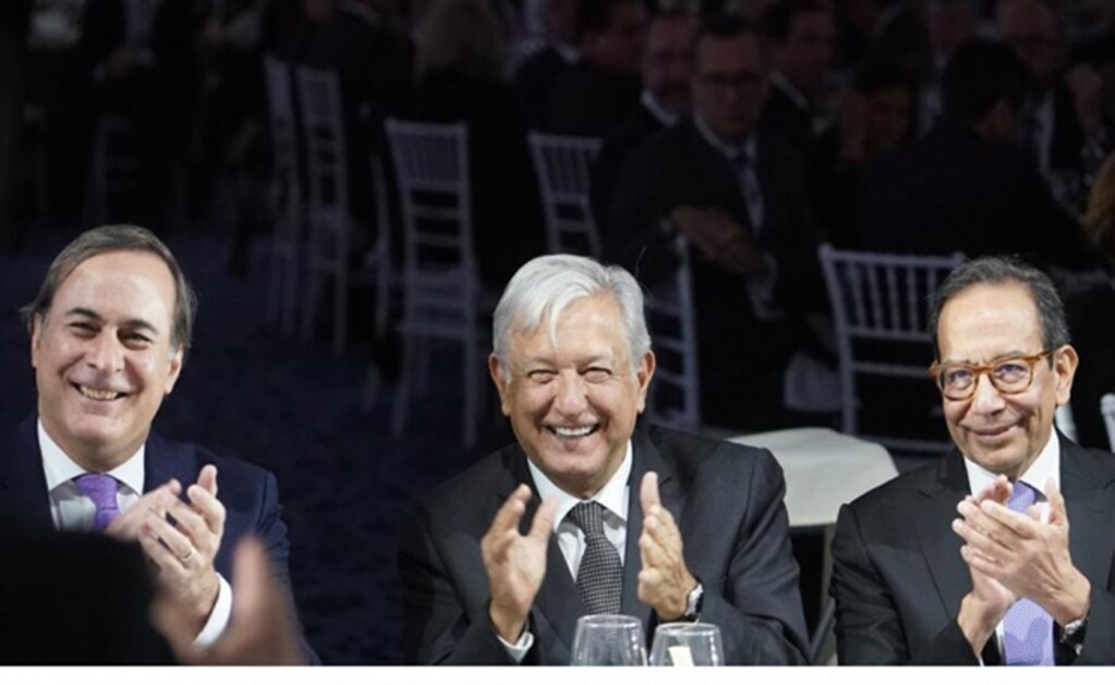 López Obrador toma protesta a Carlos Salazar Lomelín como nuevo presidente del CCE