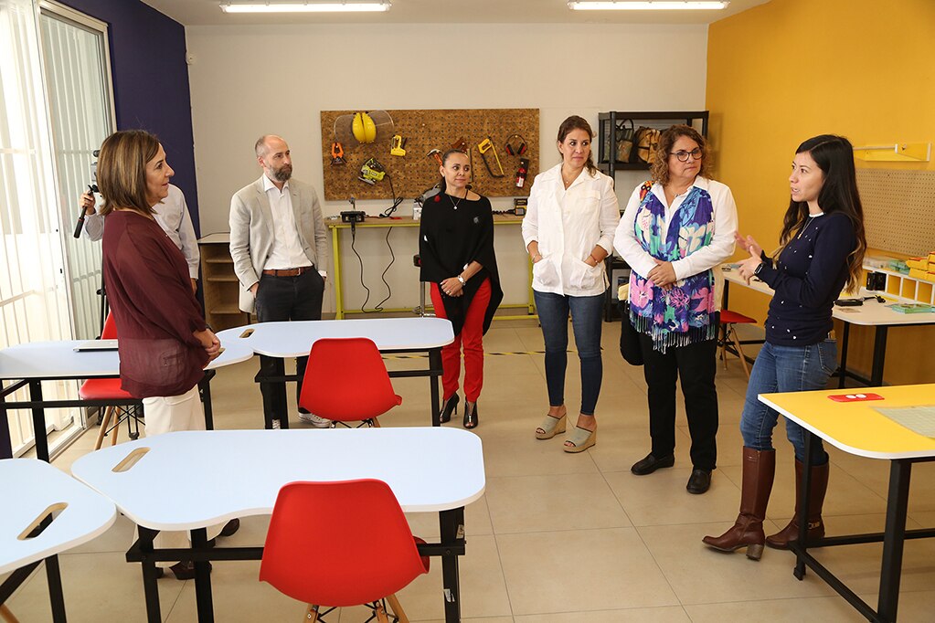 Equipan la sala Makerspace del Centro Jóvenes con Rumbo