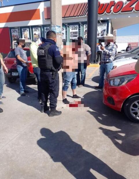 Rescatan a presunto ladrón de ser linchado en la Carretera 57 de SLP