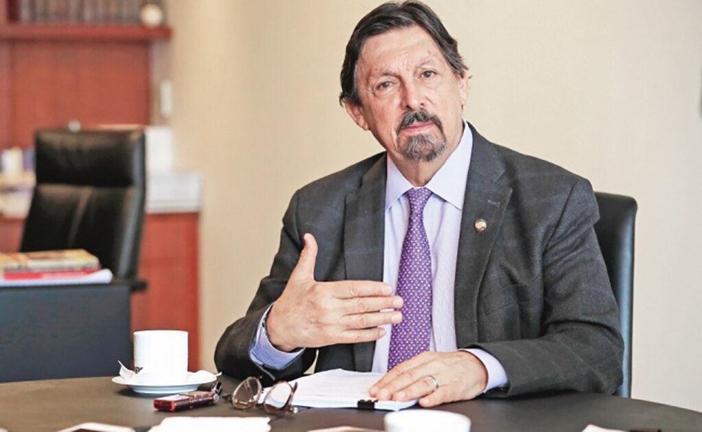 Napoleón Gómez anuncia nueva central obrera