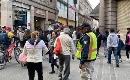 Compras navideñas desatan congestionamiento y filas en el Centro Histórico de SLP