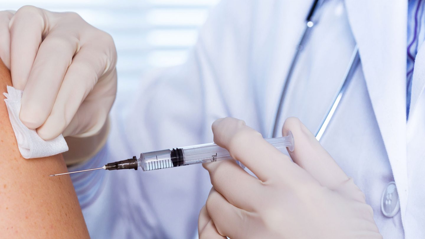 Covid-19: AMLO rechaza regular precio de vacunas en México