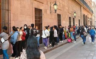 “Dinoasis” desata locura; potosinos hacen fila por entradas gratuitas al nuevo parque acuático