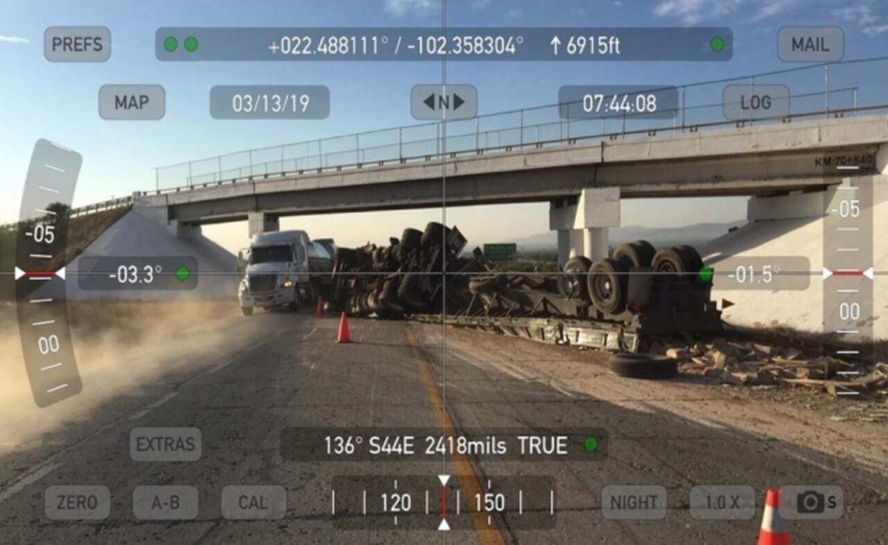  Vuelca tráiler en Zacatecas; denuncian rapiña de policías municipales