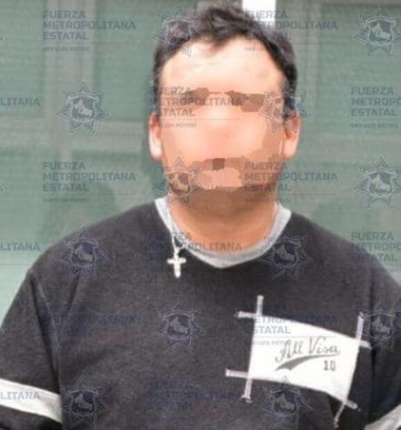 Roban caja fuerte, huyen en taxi y los detienen