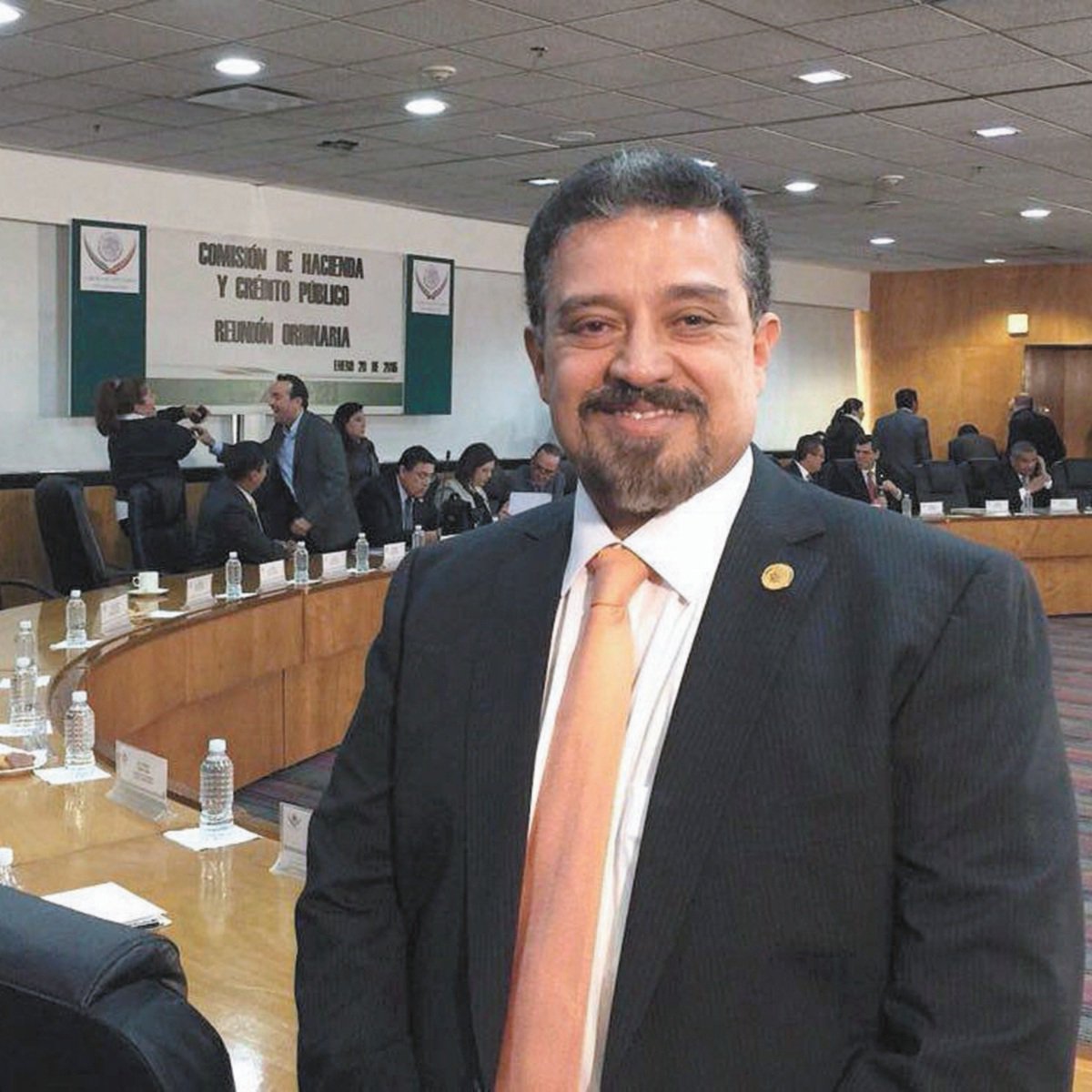 Castigan a farmacéuticas de ex superdelegado Carlos Lomelí