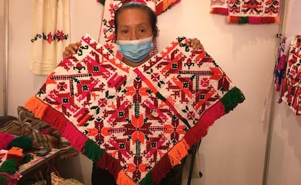 Romelia García mantiene viva la cultura Teenek a través del bordado