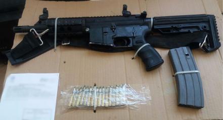 Hombre con armas de uso exclusivo del ejército fue asegurado en Rayón