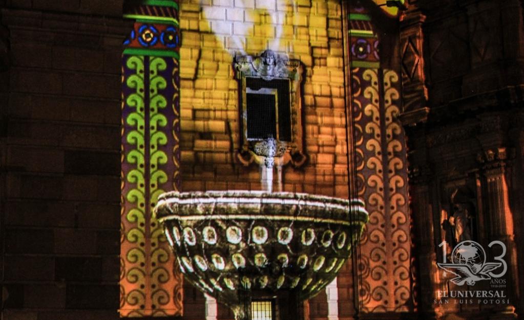 “Fiesta de Luz” baña de colores a edificios del Centro Histórico