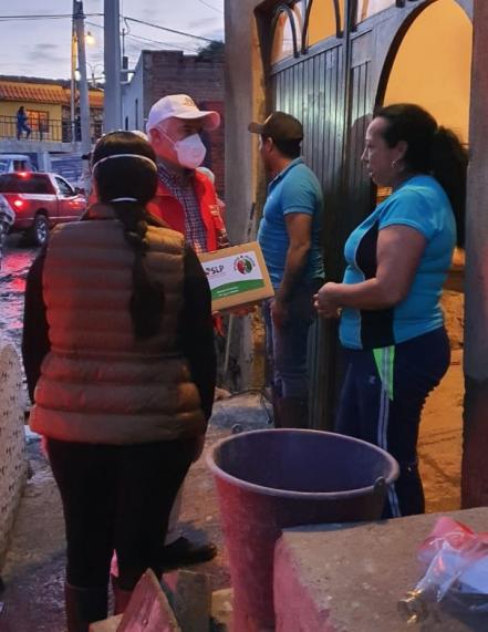 Tras tromba, Sedesore reparte cobijas y despensas a familias damnificadas de Zaragoza 