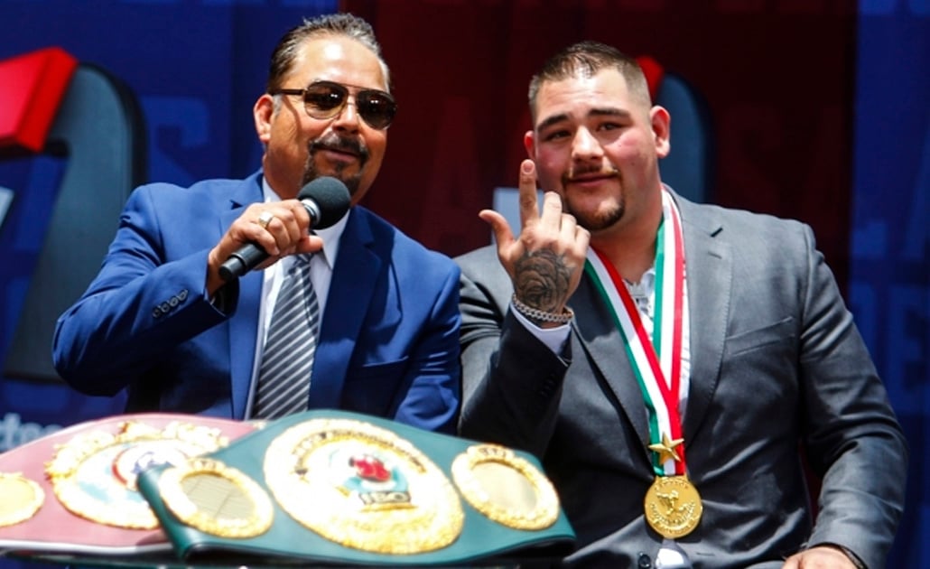 Papá de Andy Ruiz, molesto por el despilfarro de su hijo