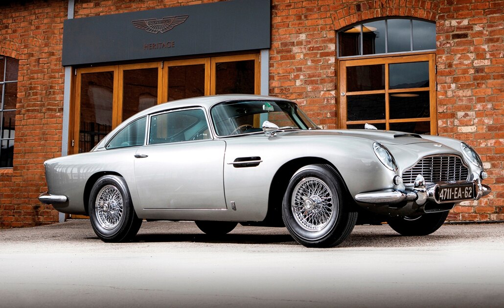 Auto original de James Bond alcanza los 6 mdd en subasta