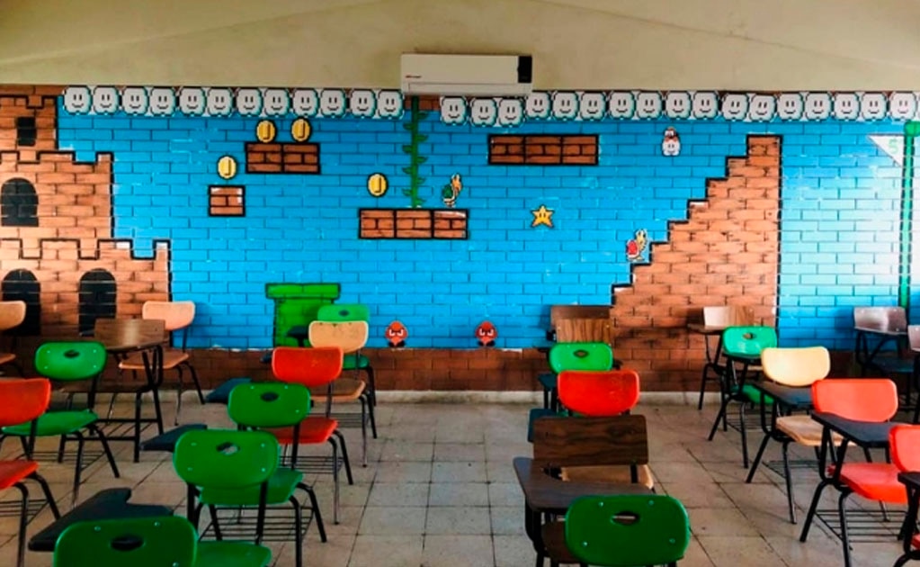 El Profe Chido, un usuario de Twitter se volvió viral después de adornar su salón de clases al puro estilo de Super Mario Bros