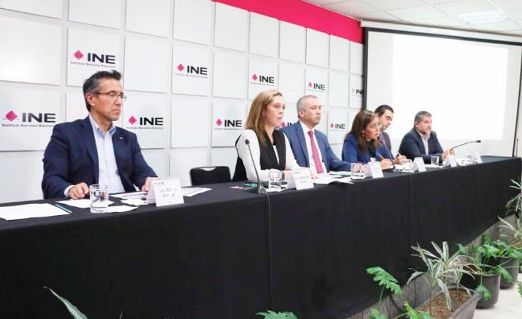 En conferencia de prensa, el INE aseguró que cada aspirante a candidato independiente podrá revisar una a una las firmas consideradas inválidas (LUCÍA GODÍNEZ. EL UNIVERSAL)