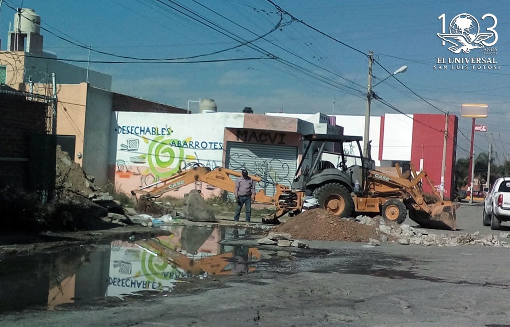 Comienzan obras de reparación de drenaje colapsado en Las Mercedes