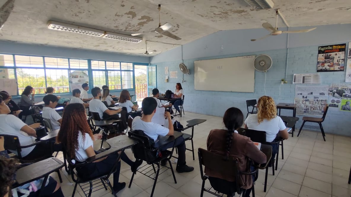 Por dirigirse a sus alumnos con “palabras altisonantes” despiden a maestra de Ciudad Valles. Foto: Especial