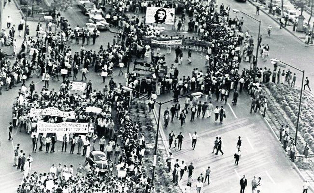  Hace 50 años se realizó una de las mayores marchas del movimiento estudiantil en México