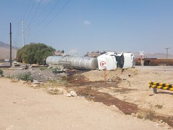 #Crónica Vuelca pipa tras chocar con tren