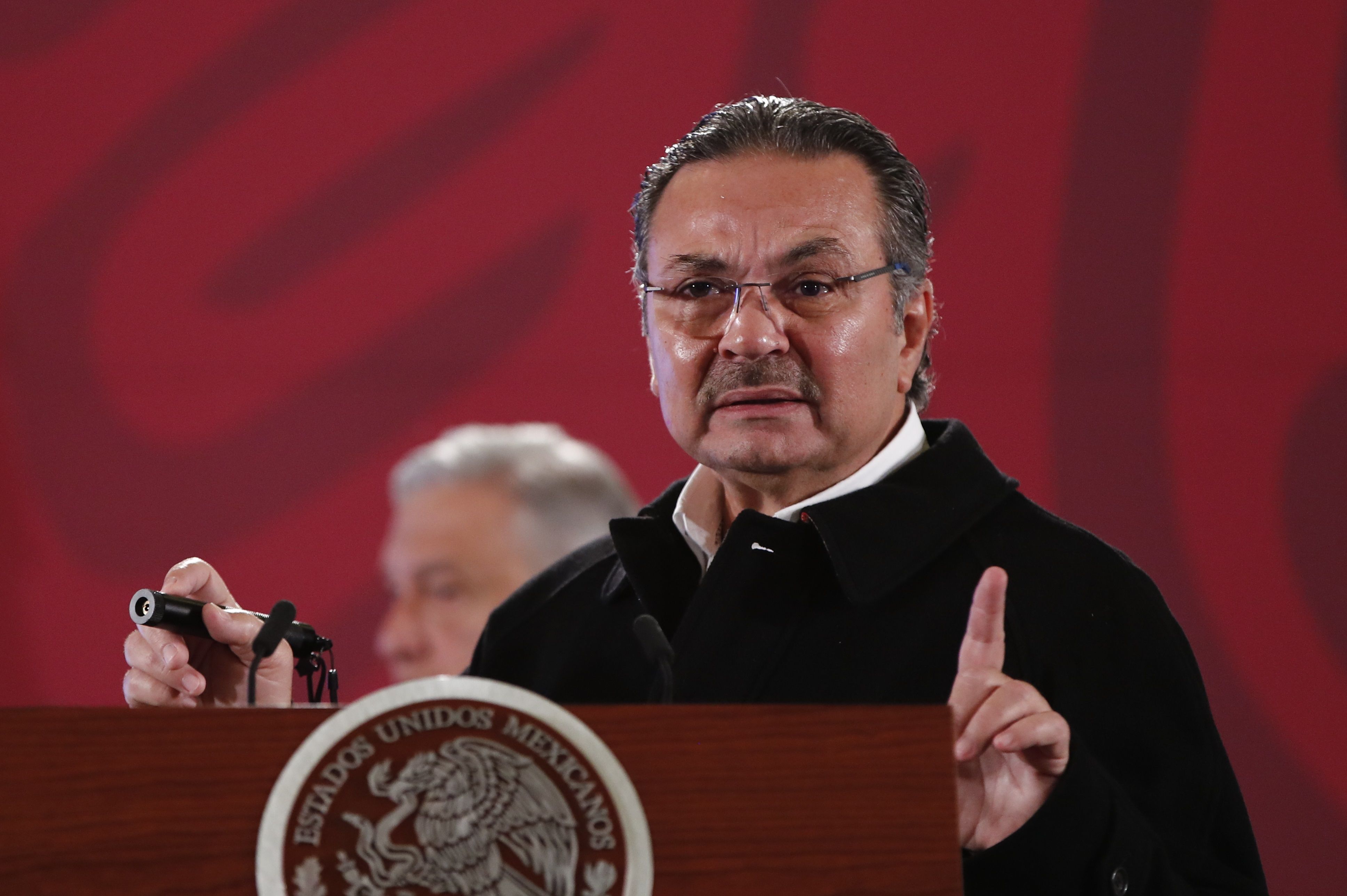 Firma Pemex acuerdo con Marina para resguardo de plataformas petroleras