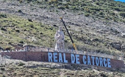 En el cerro del Orégano, Real de Catorce estrena su monumental escultura de San Francisco de Asís
