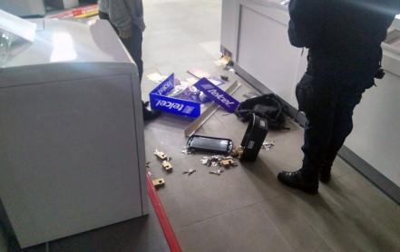 Intentan robar motonetas en Periférico