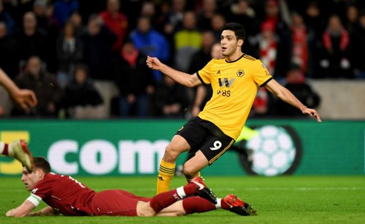  Con gol de Raúl Jiménez, los Wolves eliminan al Liverpool de la FA Cup