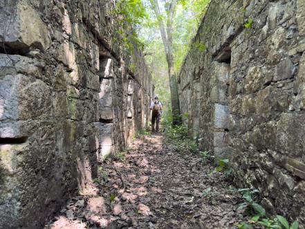 Canoas y Puente de Dios, la ruta sobre las vías del tren y pozas azules en la Huasteca potosina
